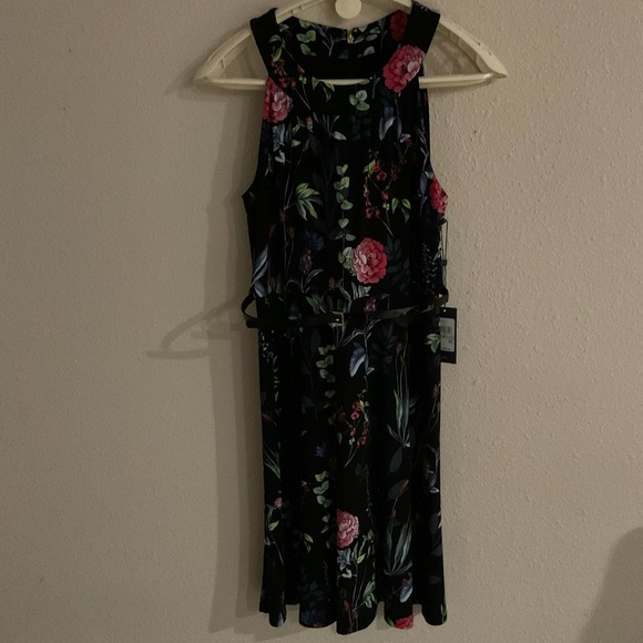 NWT Tommy Hilfiger Vibrant Floral Dress A-line with Belt Black Women’s Size 8 - Picture 1 of 12